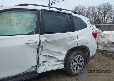 2019 Subaru Forester Premium z USA, uszkodzony, nr VIN JF2SKAGCXKH527073